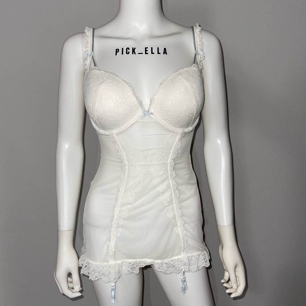 36D Vs Victoria’s Secret Ivory White Floral lace lingerie slip w/ garters,bridal